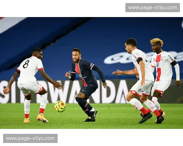 朗斯凭借严密防守体系 稳居积分榜次席紧逼榜首